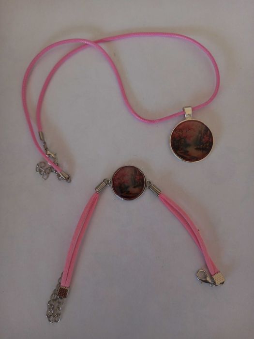 Conjunto Pulseira e colar rosa novo ajustável com paisagem