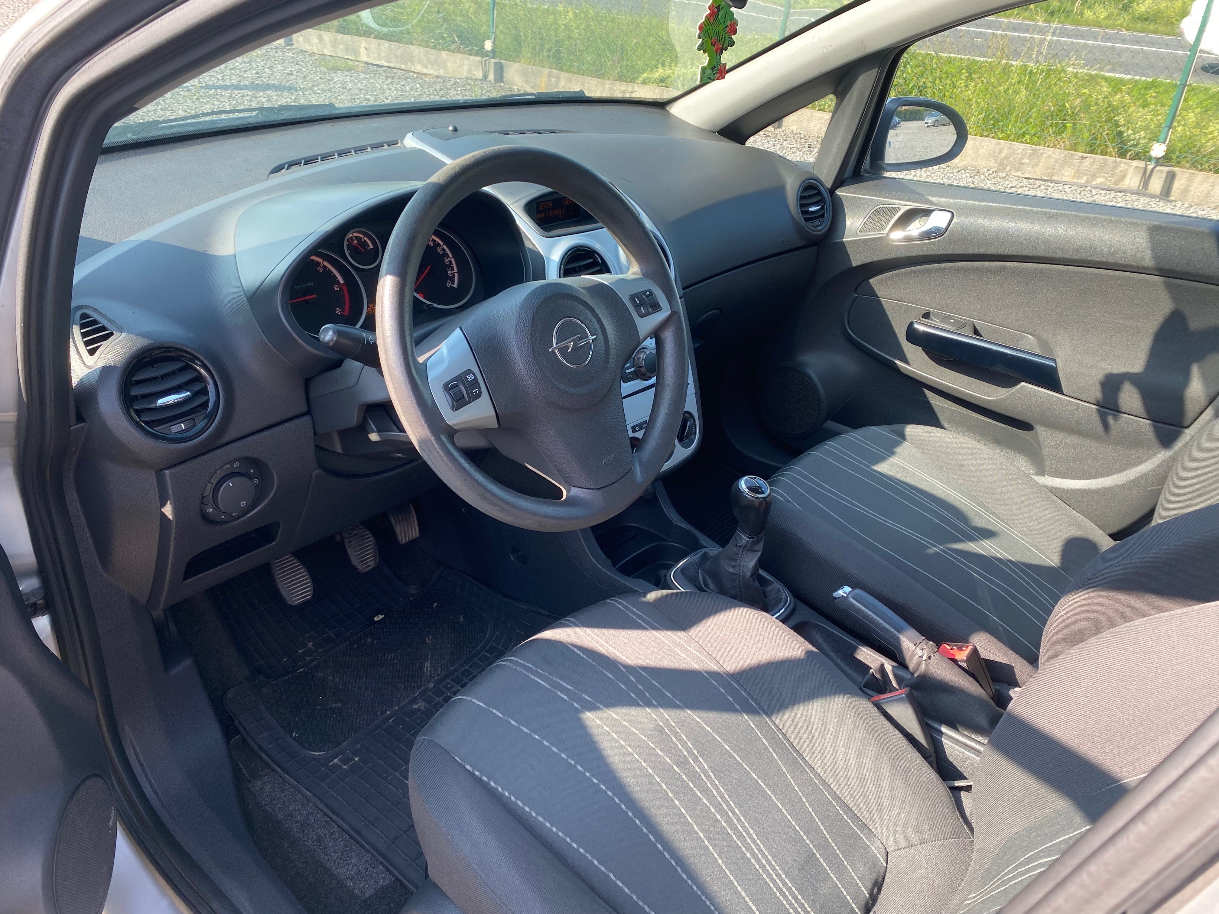 Opel Corsa klimatyzacja bez korozji zadbana