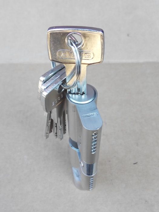 Abus D15 70 40x30Т цилиндр сердечник личинка замка тумблер б у