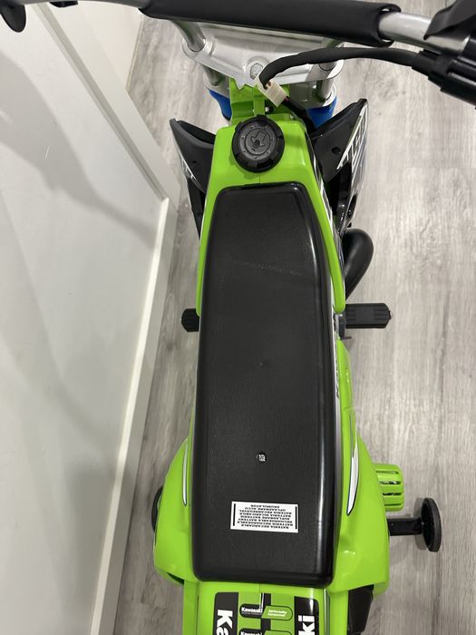 Moto infantil como nova