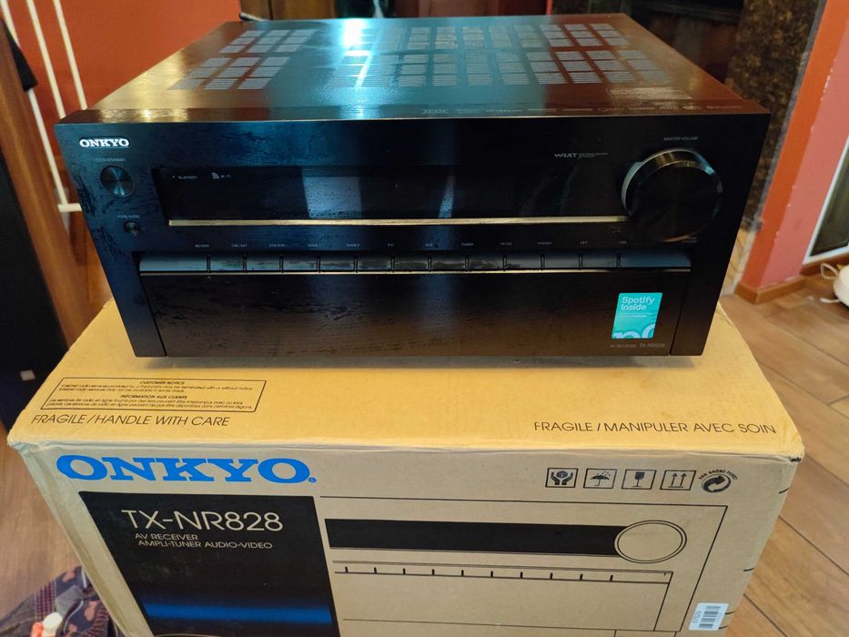 Amplituner Sieciowy Onkyo TX-NR828