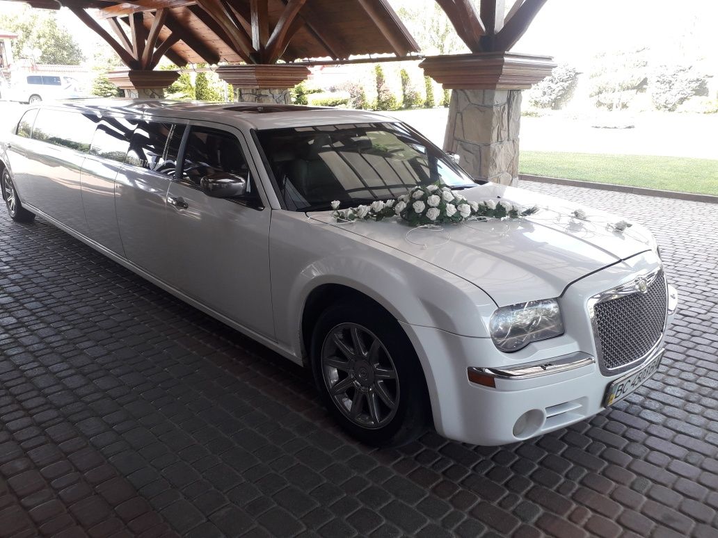 прокат оренда весільні прикраси, свадебние украшение лімузин лимузин