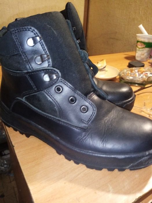Рабочие ботинки, кожа.