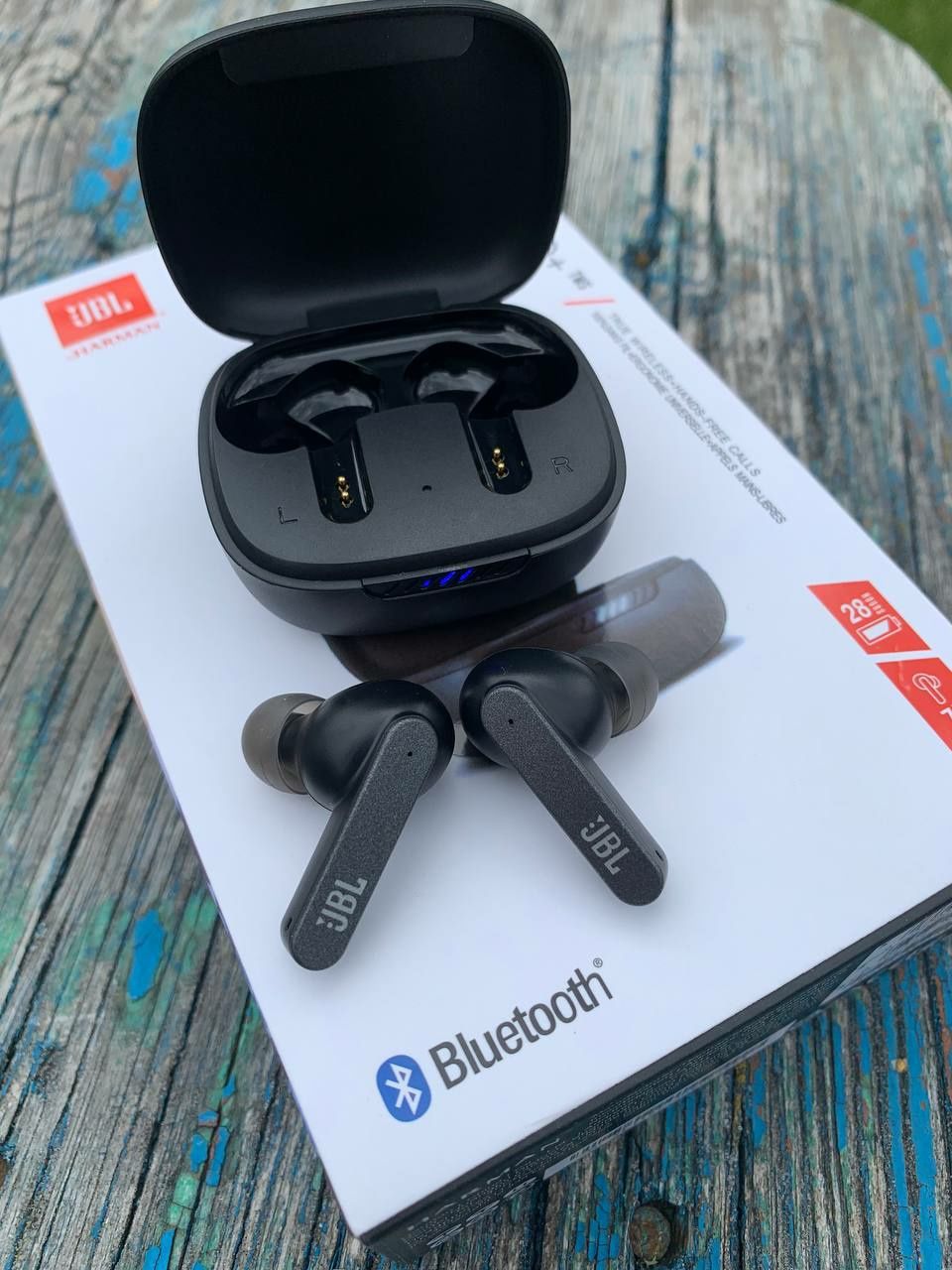 Безпровідні навушники JBL Live Pro+ TWS.
