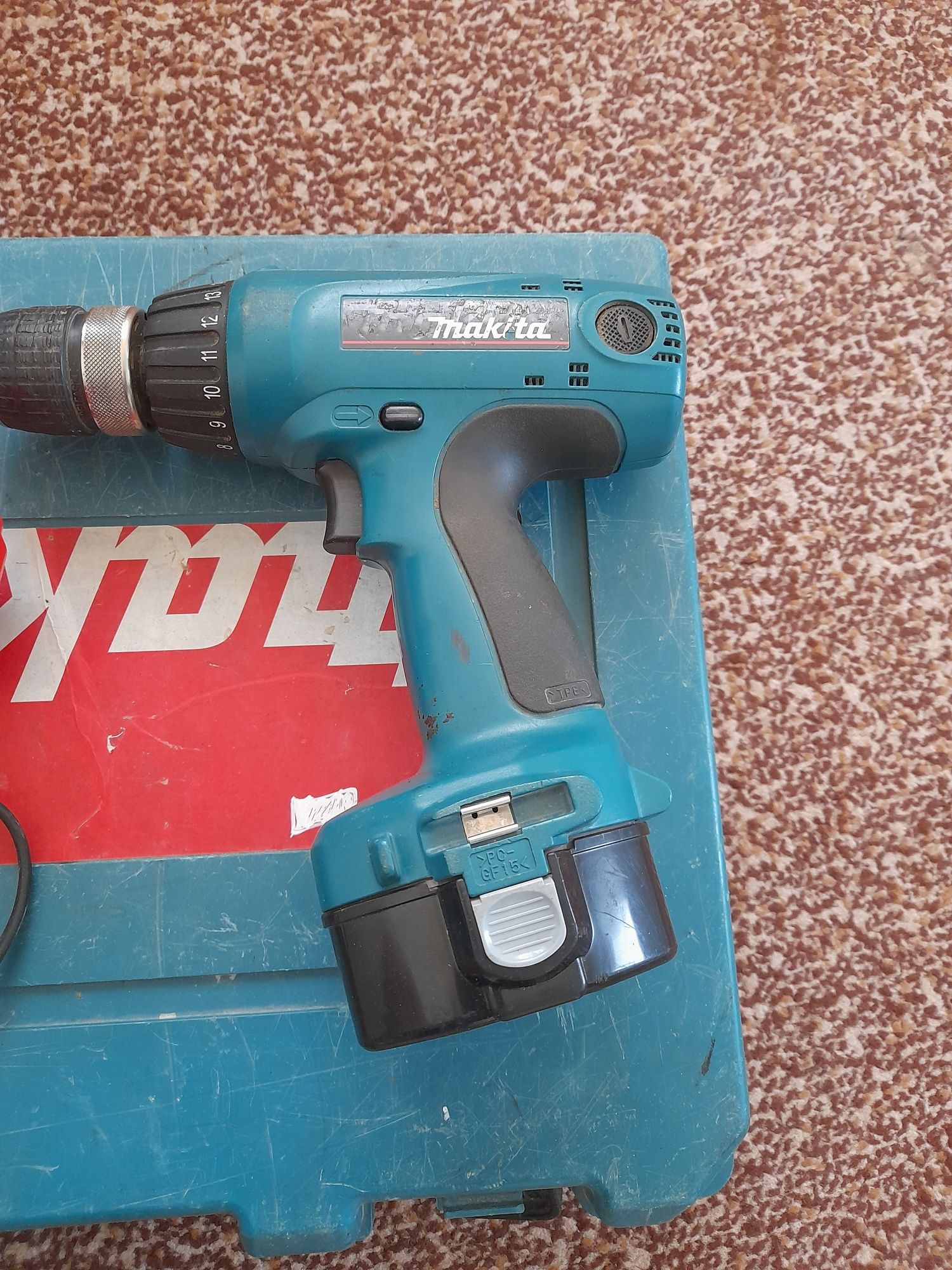Шуруповерт "Makita" б.у.