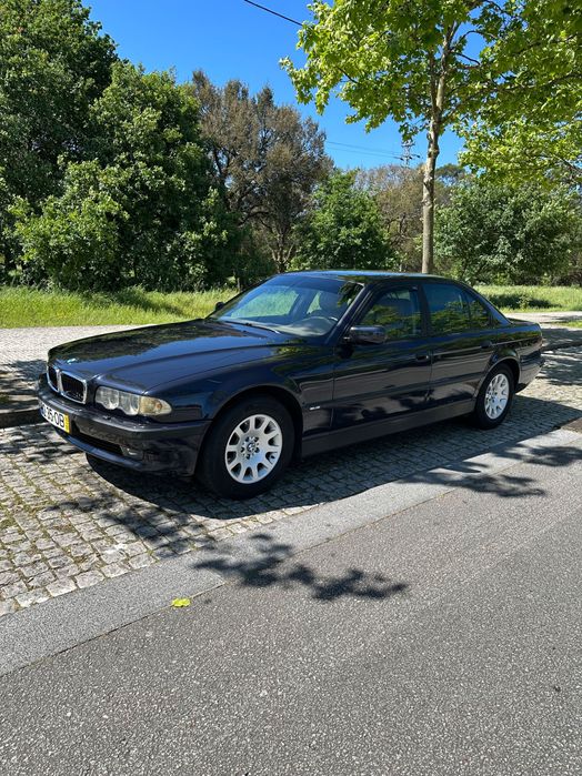 BMW 730 em bom estado