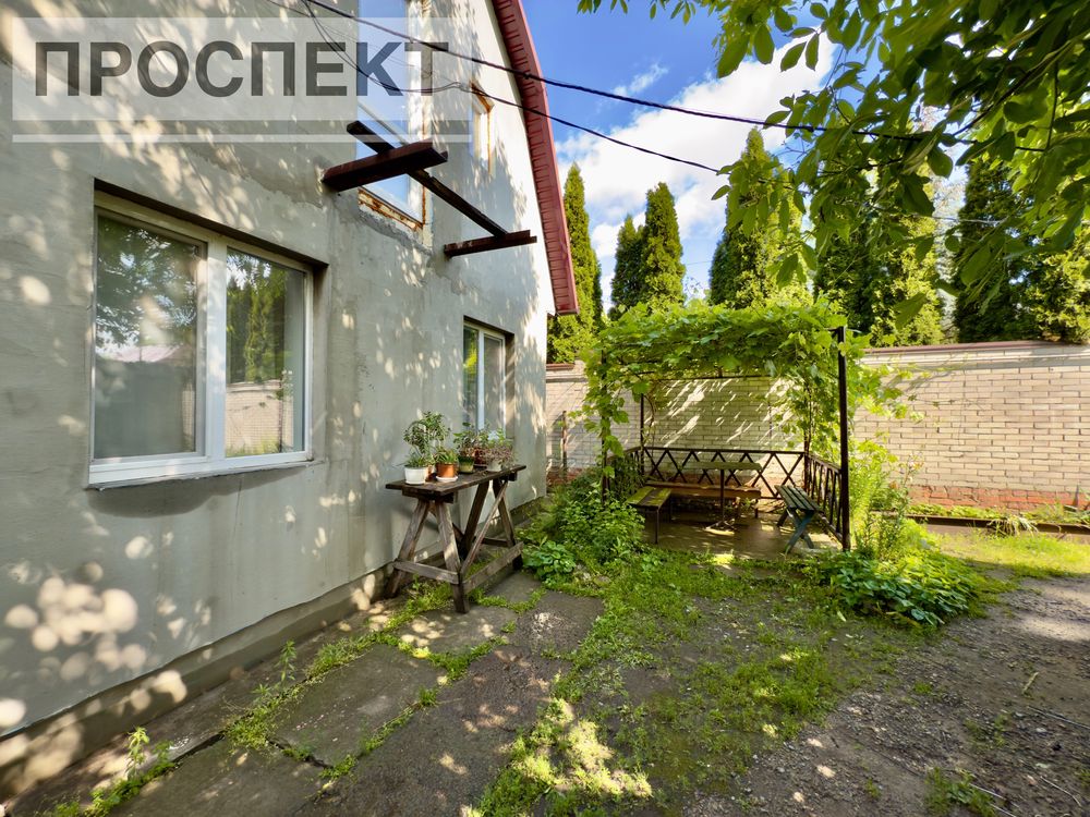 Продам будинок з ремонтом ( Центр). Р-н маг. « Віста».