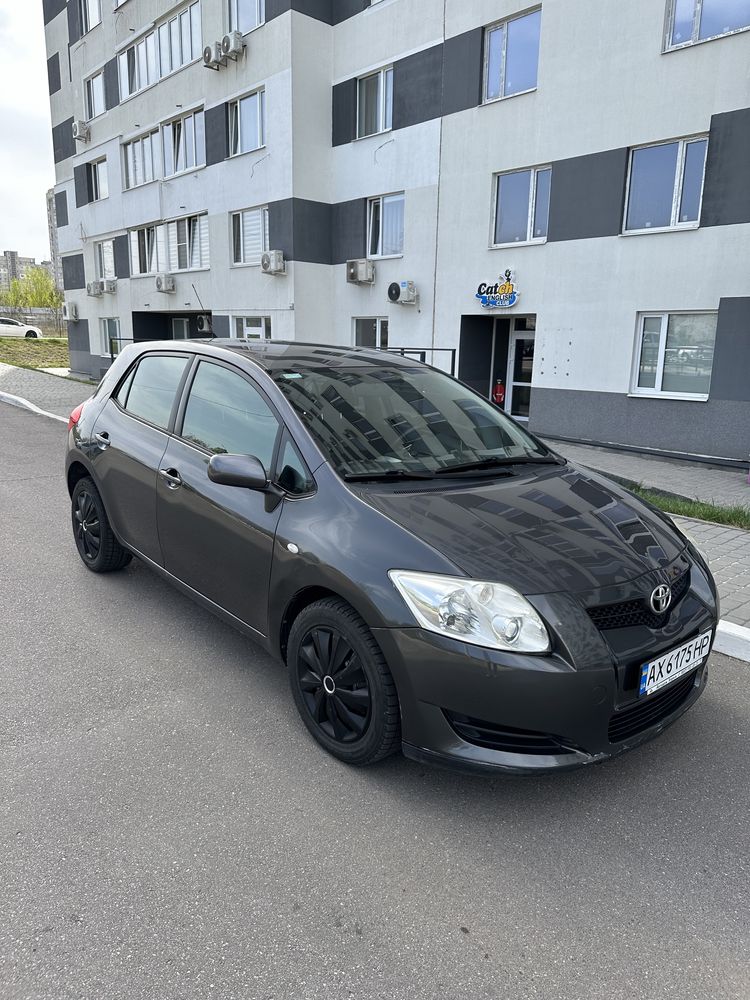 Продам Toyota Auris 2008