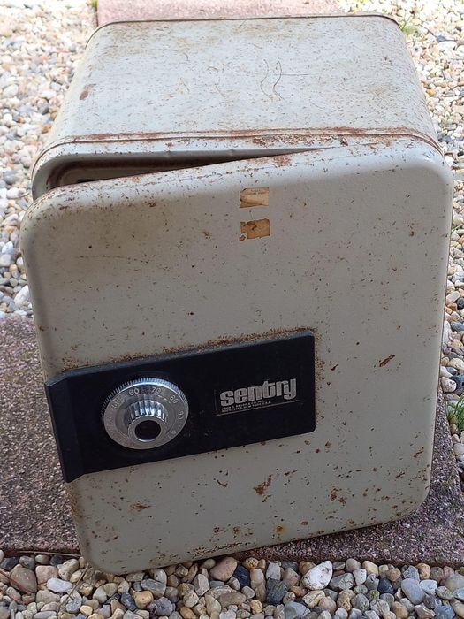 Cofre aberto Sentry