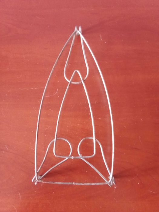 . Подставка под утюг