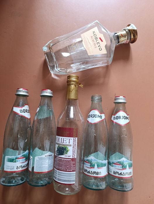 Отдам бутылки, стекло
