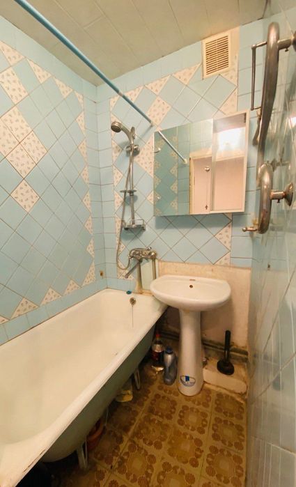 Продам 3к кв Салтовка ул Героев Труда 58 31000  Без комиссии  !