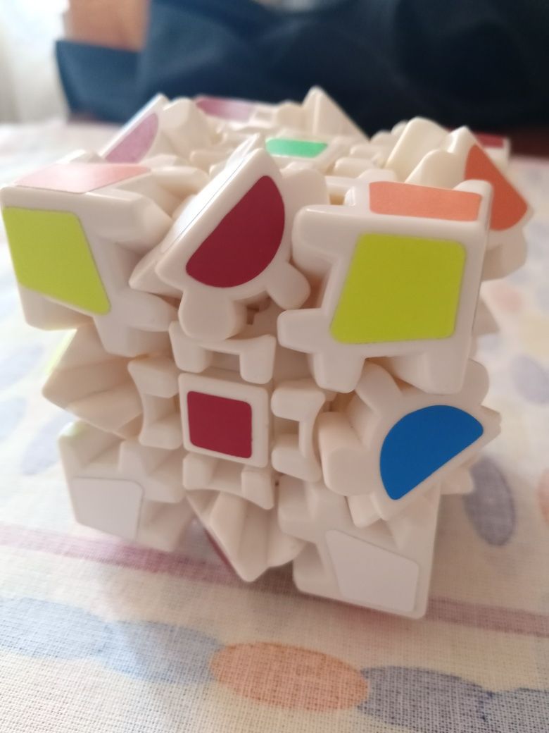 кубик -рубик /головоломка/