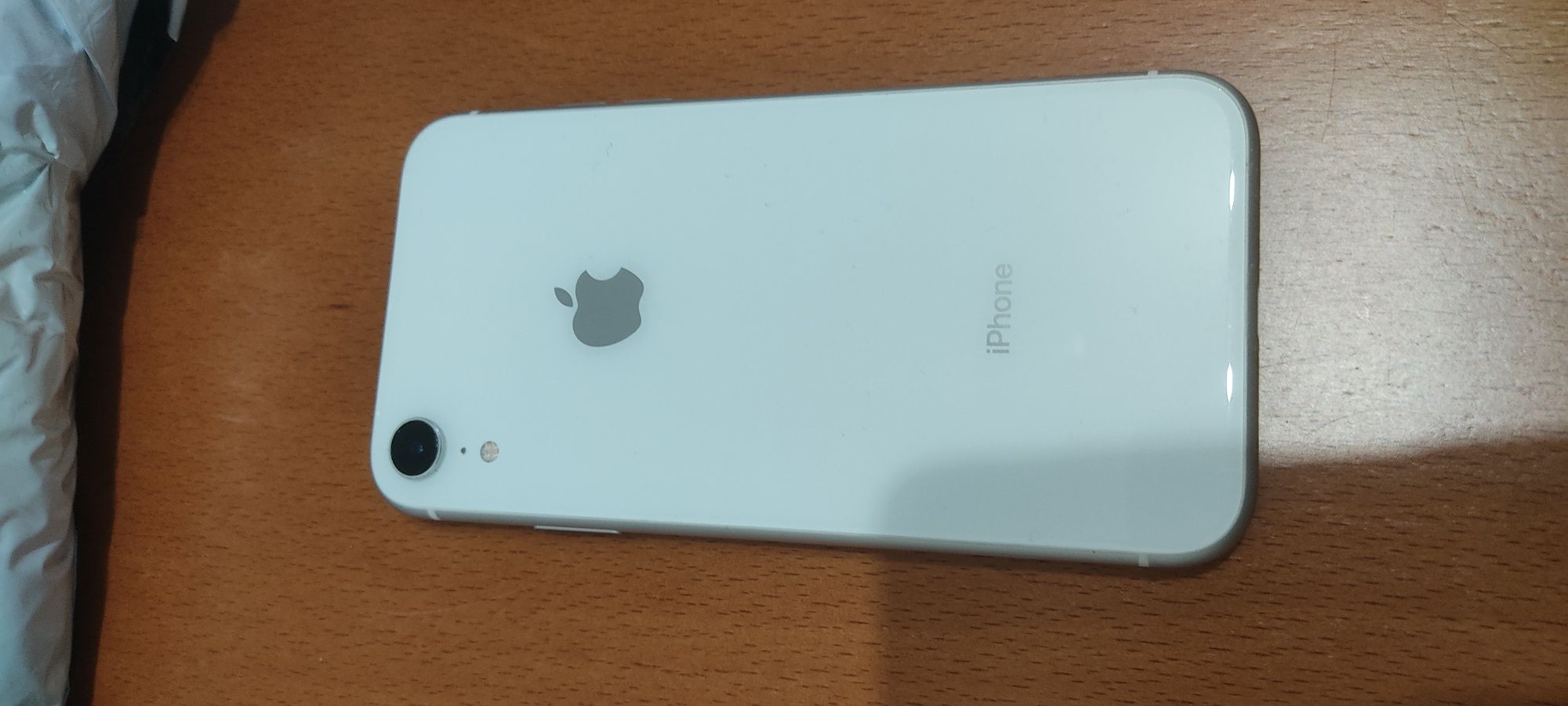 iPhone com película, carregador e capa novos