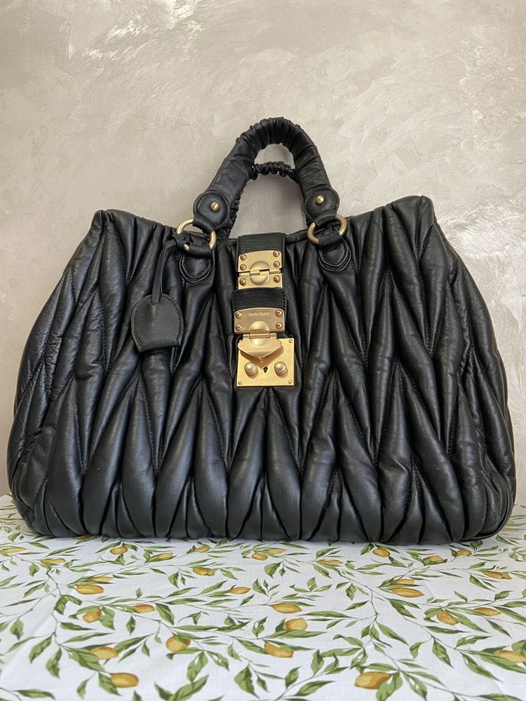 Жіноча сумка Miu Miu matelasse handbag