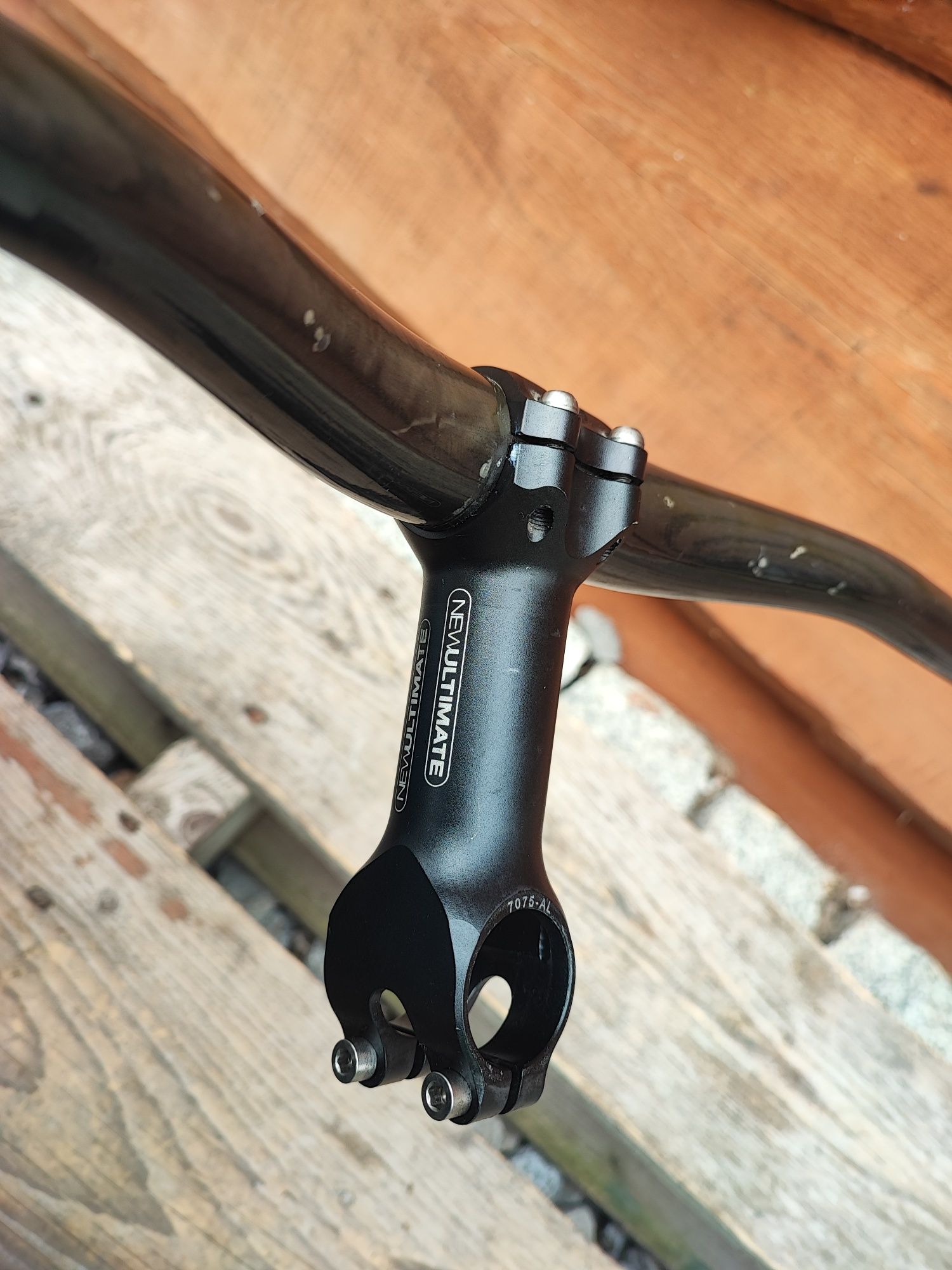 Kierownica i mostek rowerowy Newutimate Carbon alu 31.8 retro mtb