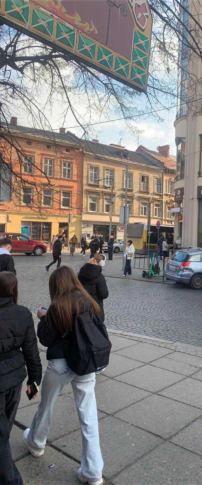 Оренда фасадного приміщення в мега прохідному місці навпроти МАГНУСУ