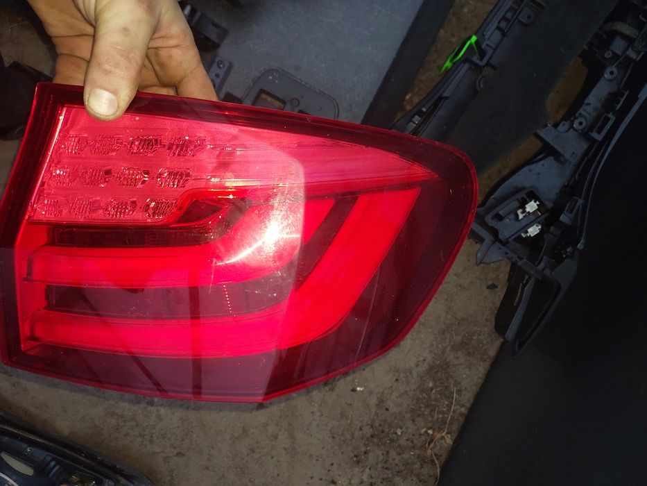 Lampy tył bmw  f11 2011r