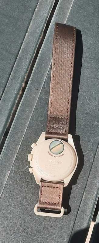 Omega x Swatch MoonSwatch - SO33T100 - Mission To Saturn
