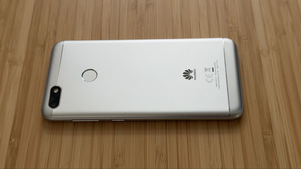 Huawei SLA-L22 jak nowy IGŁA! z oryginalną folią na ekranie.