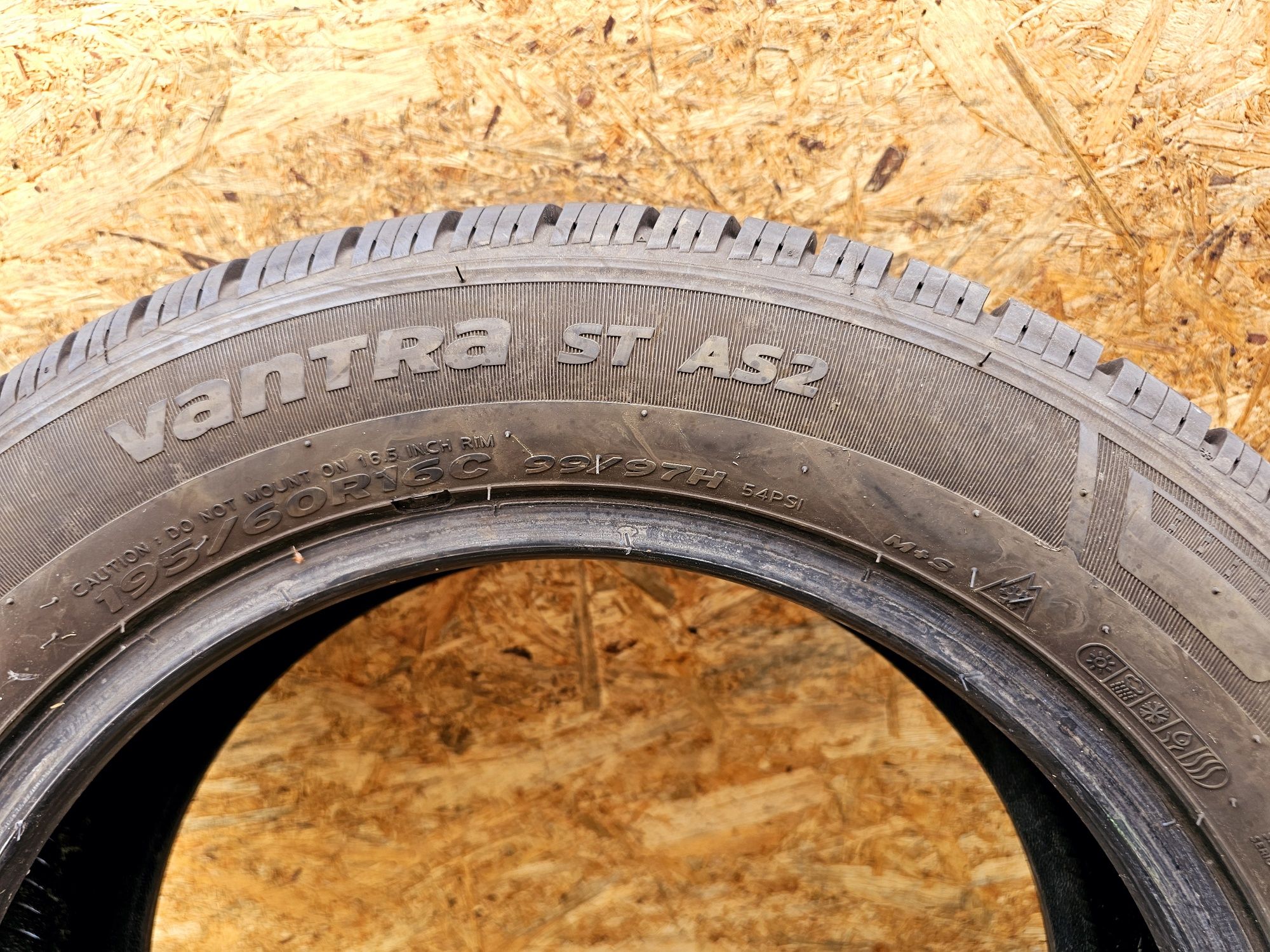 Jak Nowe!!  9,5mm. 195/60 r16C Hankook  Vantra ST AS2. 3619