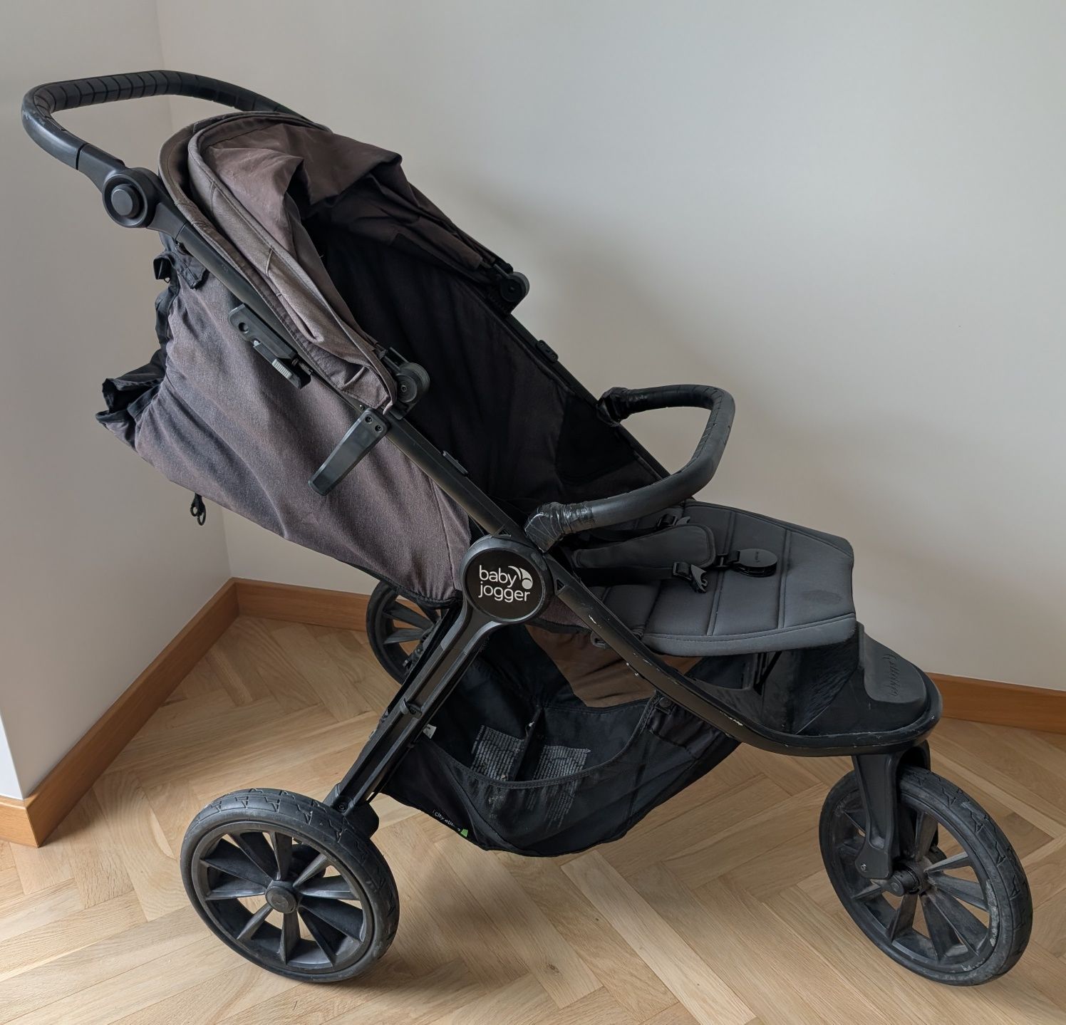 Wózek spacerowy Baby Jogger City Elite 2 - idealny w teren!