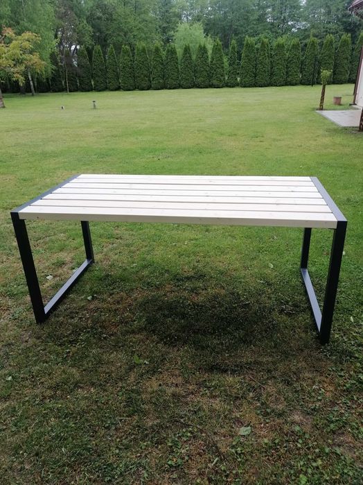 Stół ogrodowy loftowy