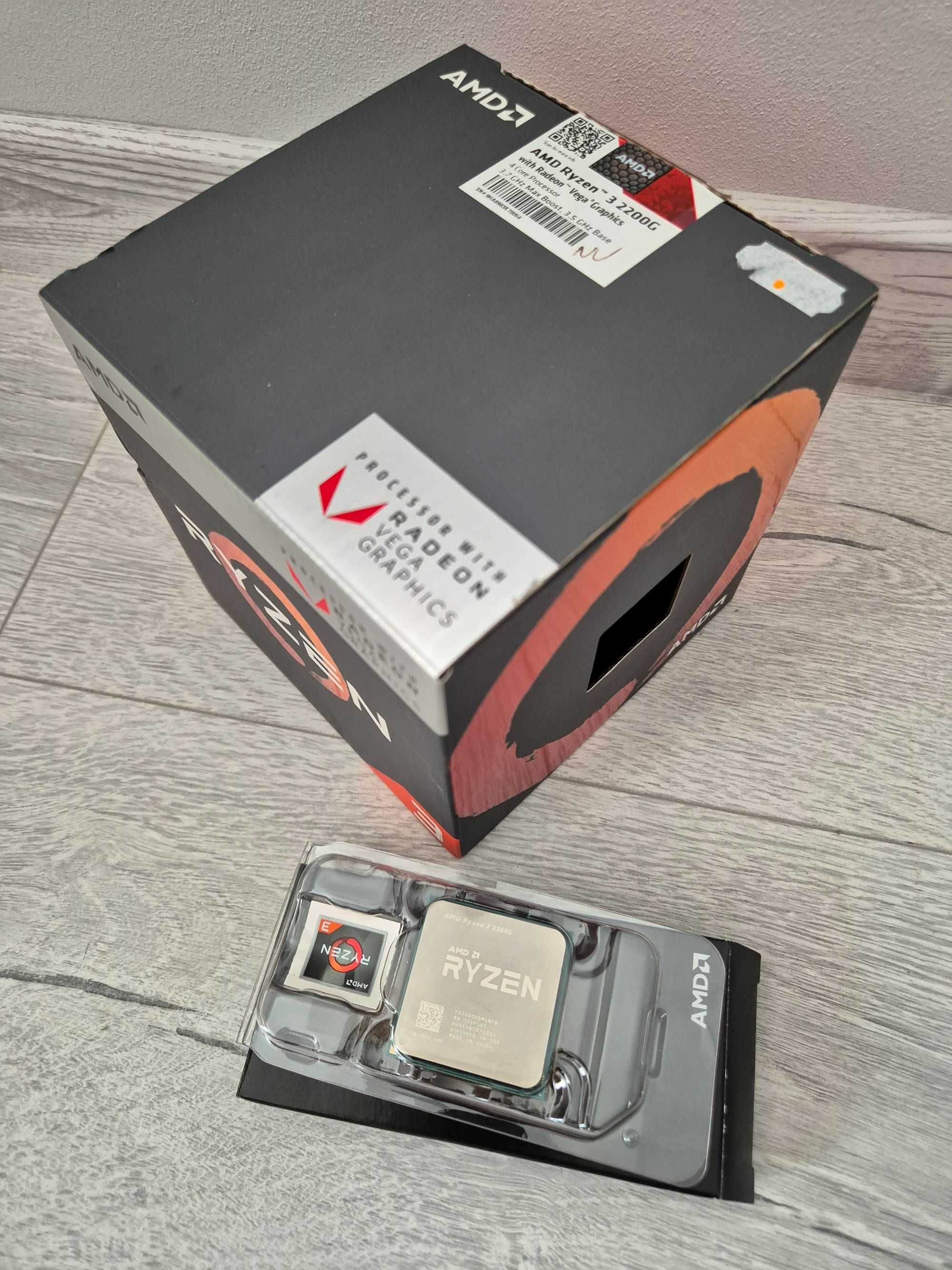 AM4 процесор AMD Ryzen 3 2200G з графікою VEGA 8 (2GB)