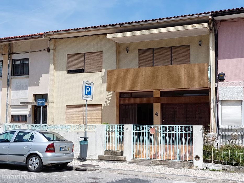 Moradia, Oliveira de Azeméis, Santiago de Riba-Ul, Ul, Macinhata da Seixa e Madail