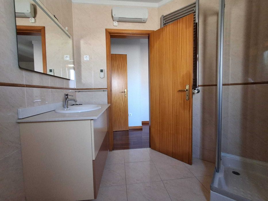 Moradia V3 para arrendamento