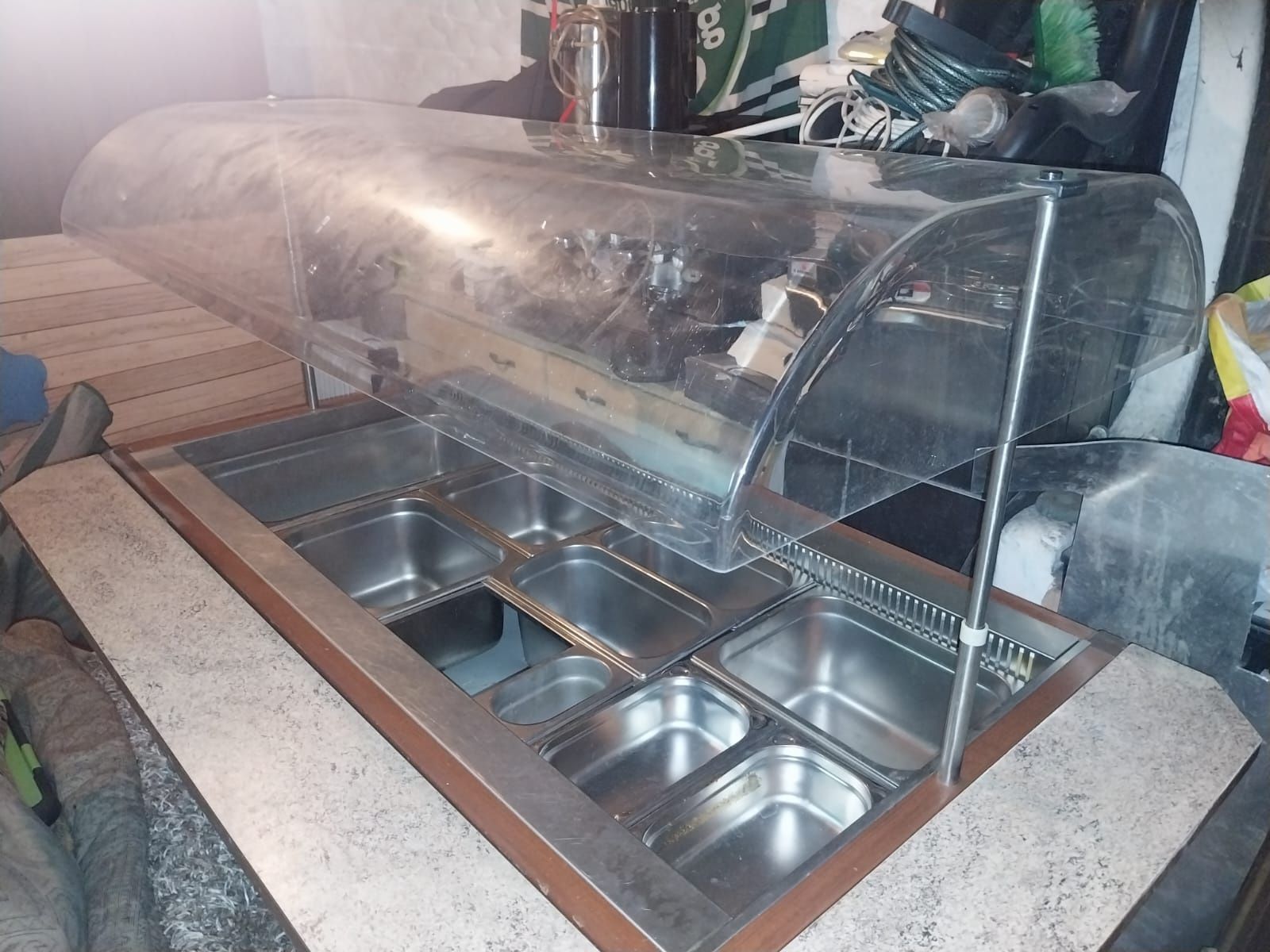 Vendo saladete a precisar de gas