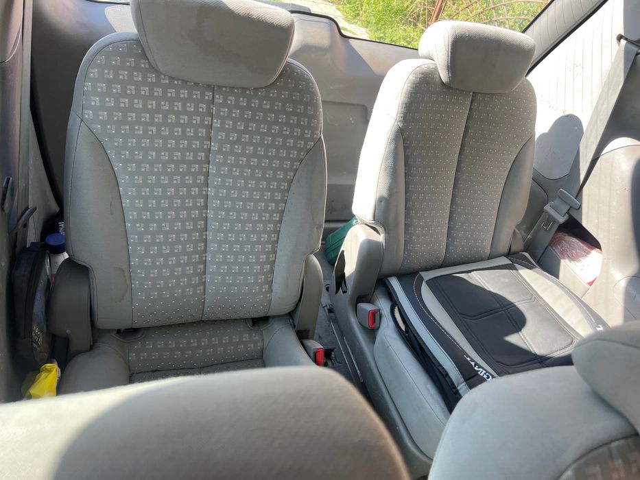Продам авто в хорошому стані KIA CARNIVAL