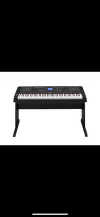 Piano Digital Yamaha DGX-660 em perfeito estado e pouquíssimo uso !!
