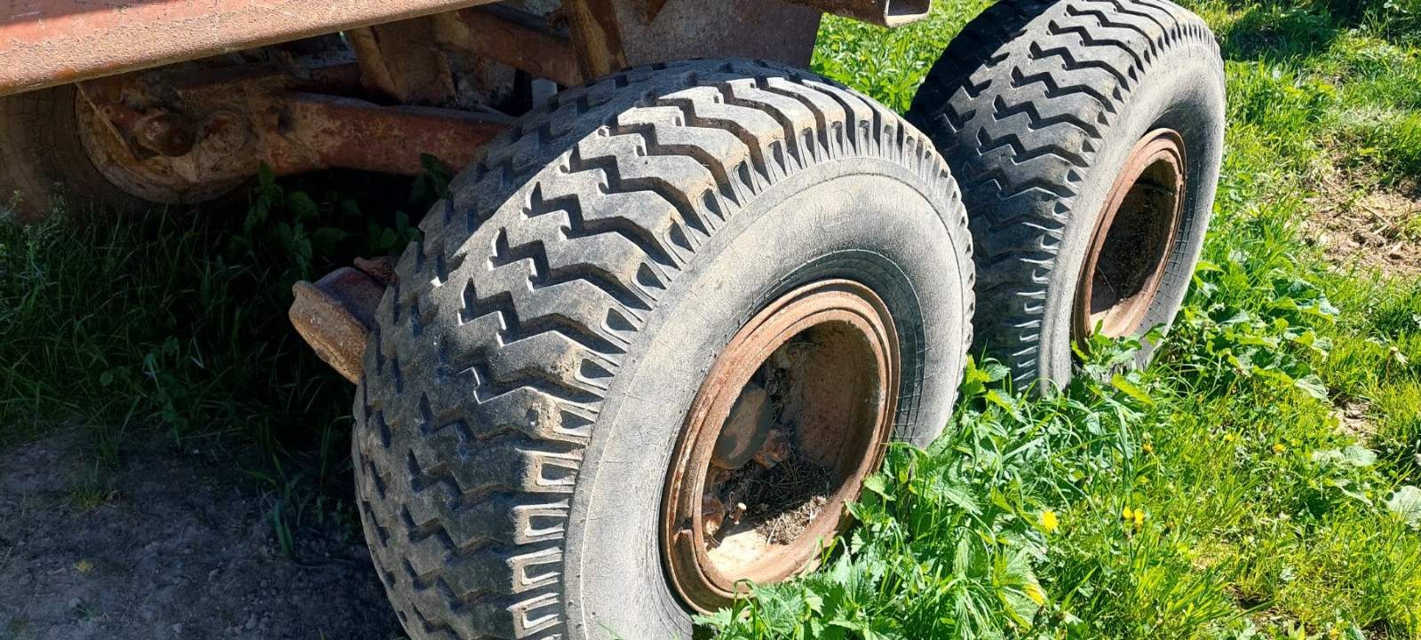 Прицеп в хорошому стані до трактора всі питання по телевфони