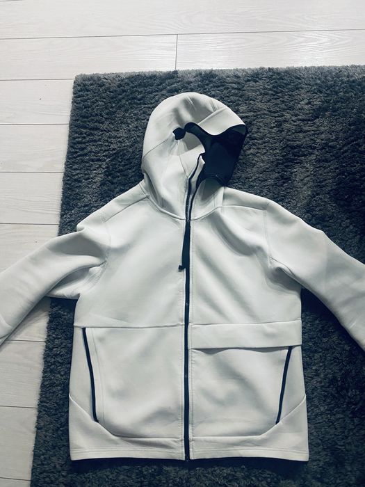 Продам кофту Nike acg