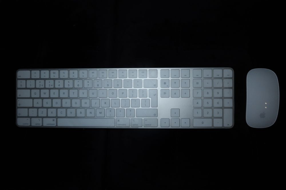 Apple Magic Keyboard with Touch ID and Numeric Keypad (White Keys)