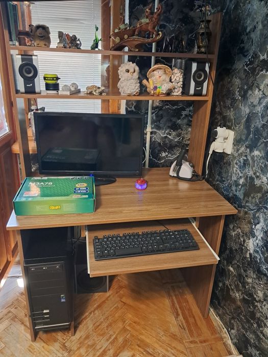 Компьютер со столом