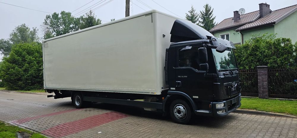 MAN TGL 12 250 kontener 20pal winda  1 wł sprowadzony z Niemiec