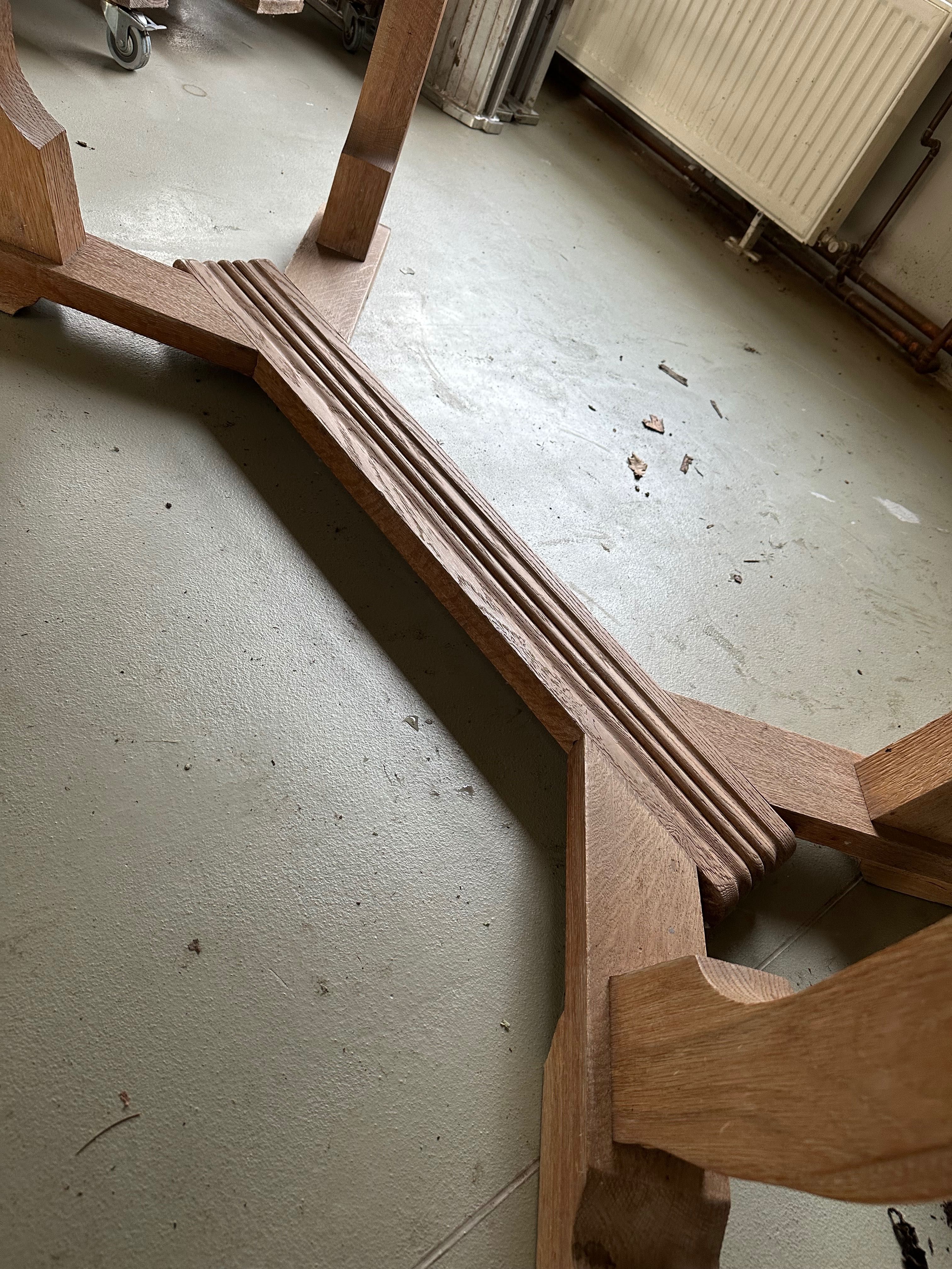 Solidny, drewniany stół – unikatowy design