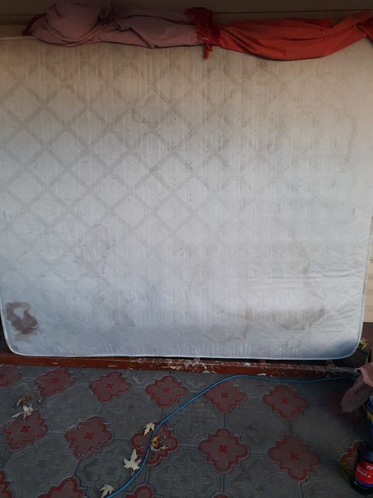 Матрац (безкоштовна доставка)