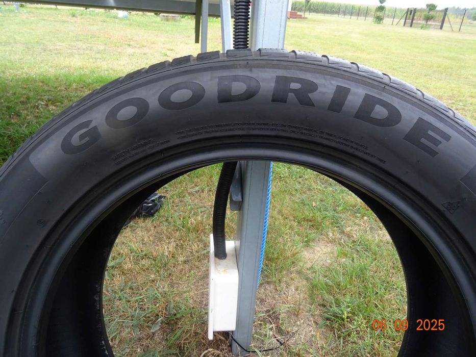 Opony zimowe Goodride komplet 4 sztuki 235x55x19