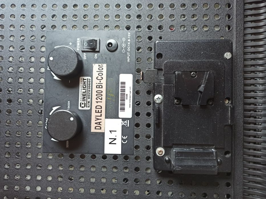 2 Painéis Led Cinelight Dayled 1200 bi-color