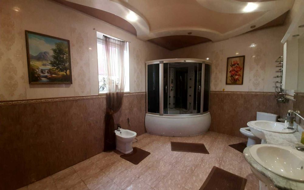 Дом посуточно 280 кв. Сауна, бассейн, бильярд, генератор.