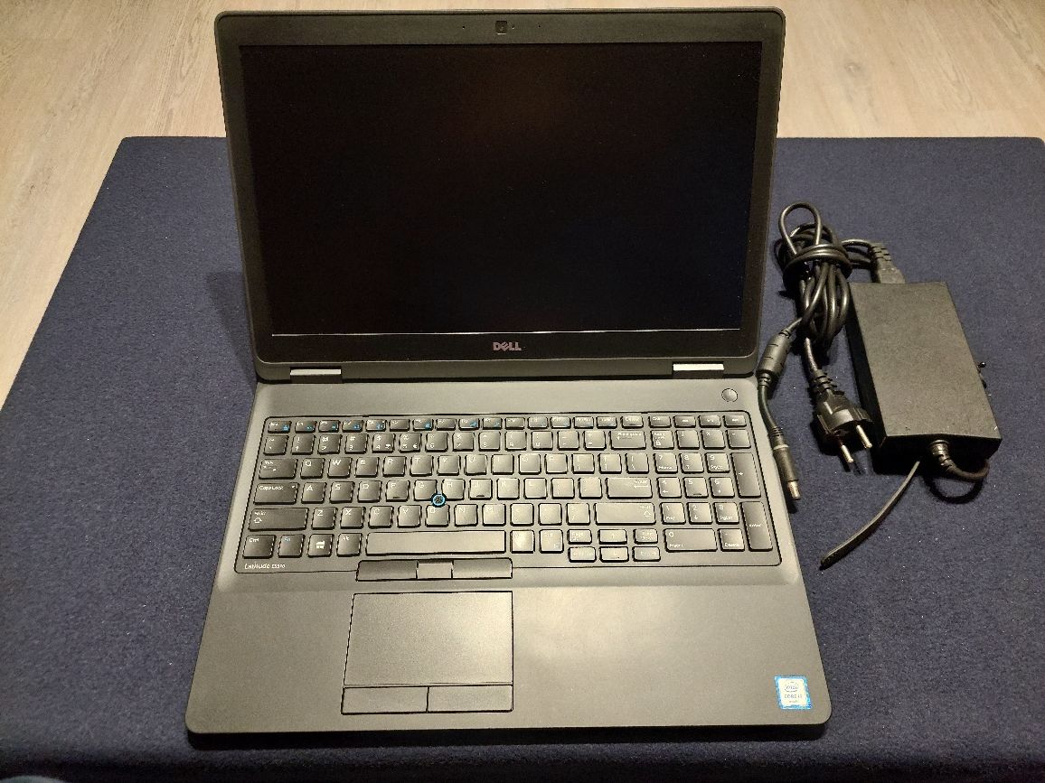 Laptop DELL Latitude E5570