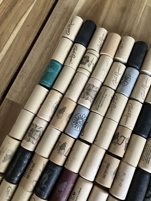 Korki z tworzywa sztucznego - 90 sztuk - różne kolory