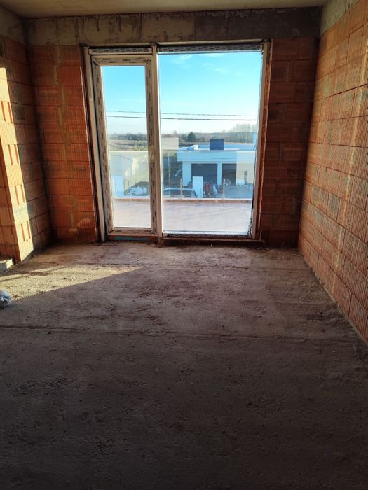 Чудовий 3К будинок в тихому районі!