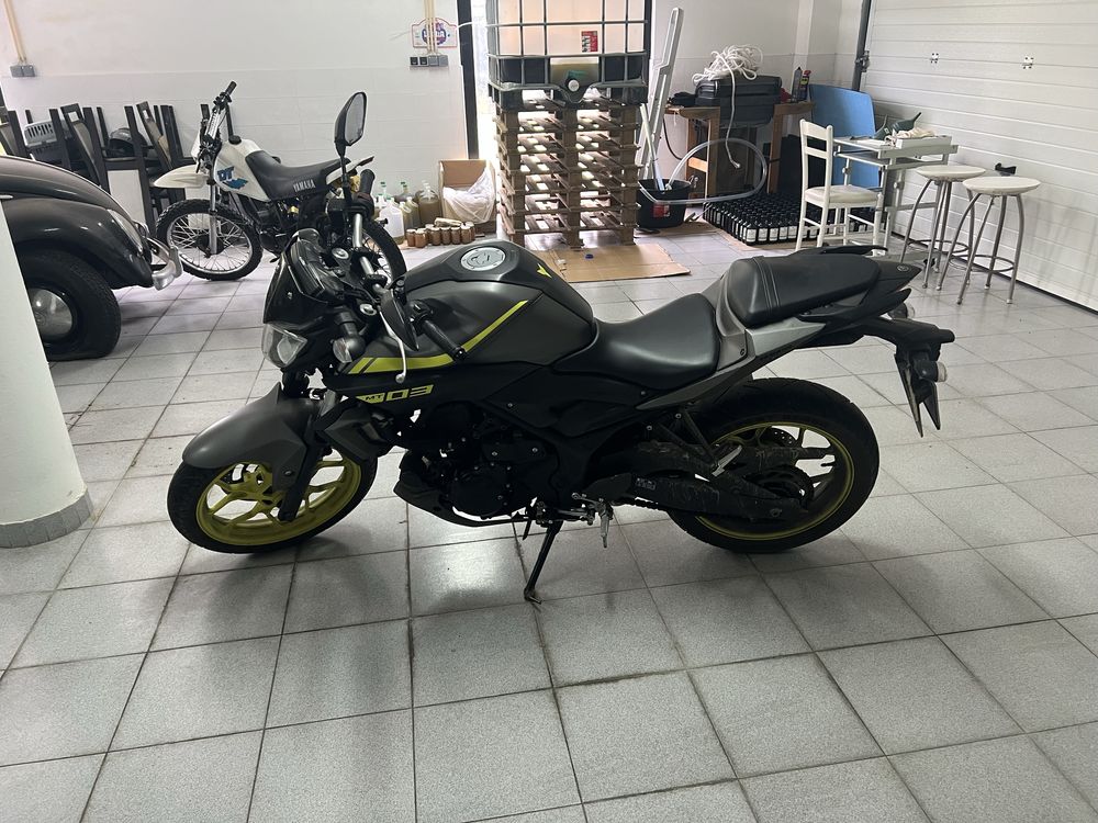 Mota Yamaha MT-03