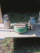 Stara kuchenka elektryczna ,kanka i bidon.