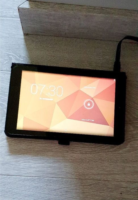 Czarny tablet Dell Venue 8 gratisy