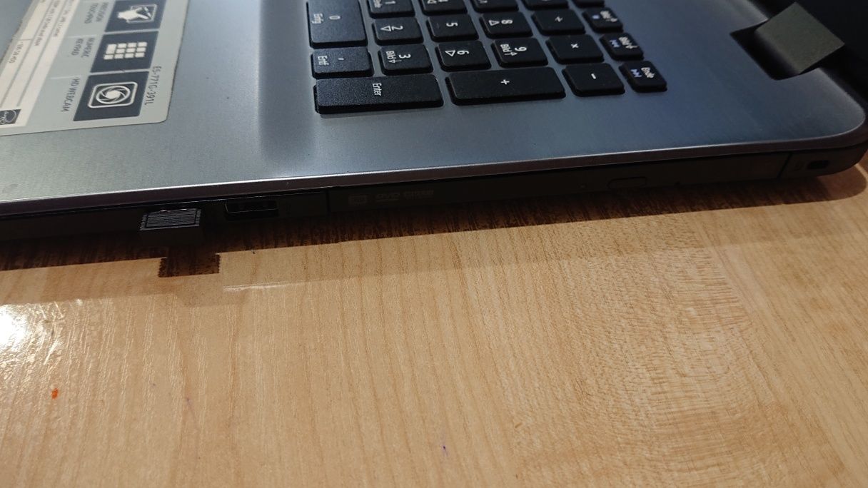 Acer E5-771G-391L/ 17.3 дюйма/i3-4005u/8 озу/SSD 120